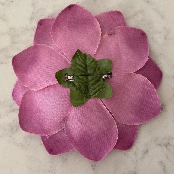 Avon Novelty Mauve Fabric Flower Pin with Crystal Embellishments - Picture 3 of 4